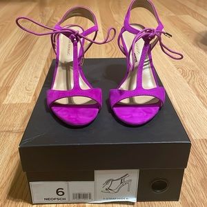 Banana Republic T-strap heels